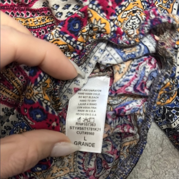 Solemio Red and Orange Bell Sleeve Crop Blouse - Picture 3 of 3